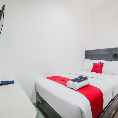 Reddoorz Plus Near Mall Ciputra Jakarta Exteriör bild