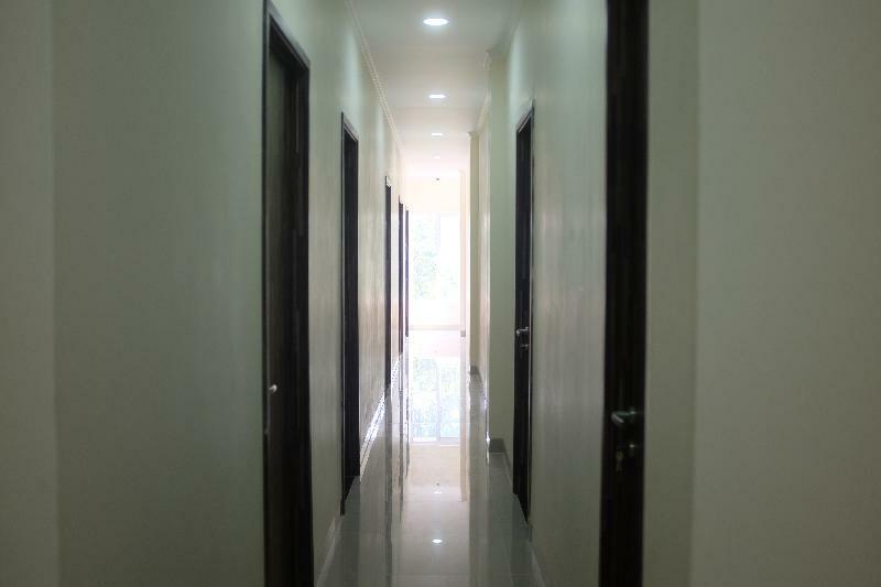 Reddoorz Plus Near Mall Ciputra Jakarta Exteriör bild